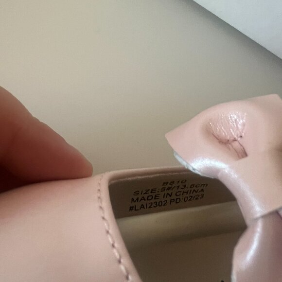 Felix and Flora Toddler Size 5 Girl Dress Shoes - Picture 4 of 5